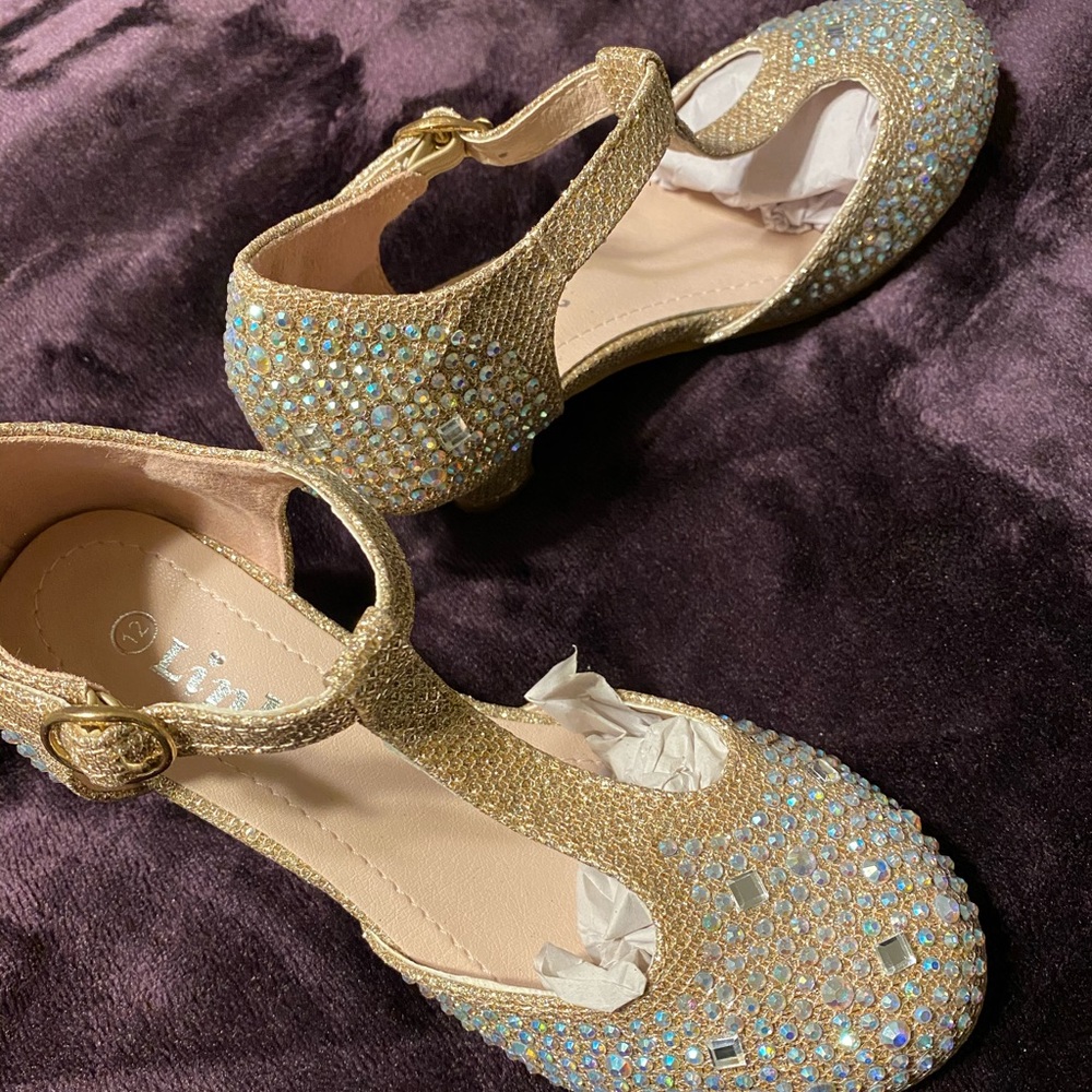 Lil girls dress shoes with mini heel